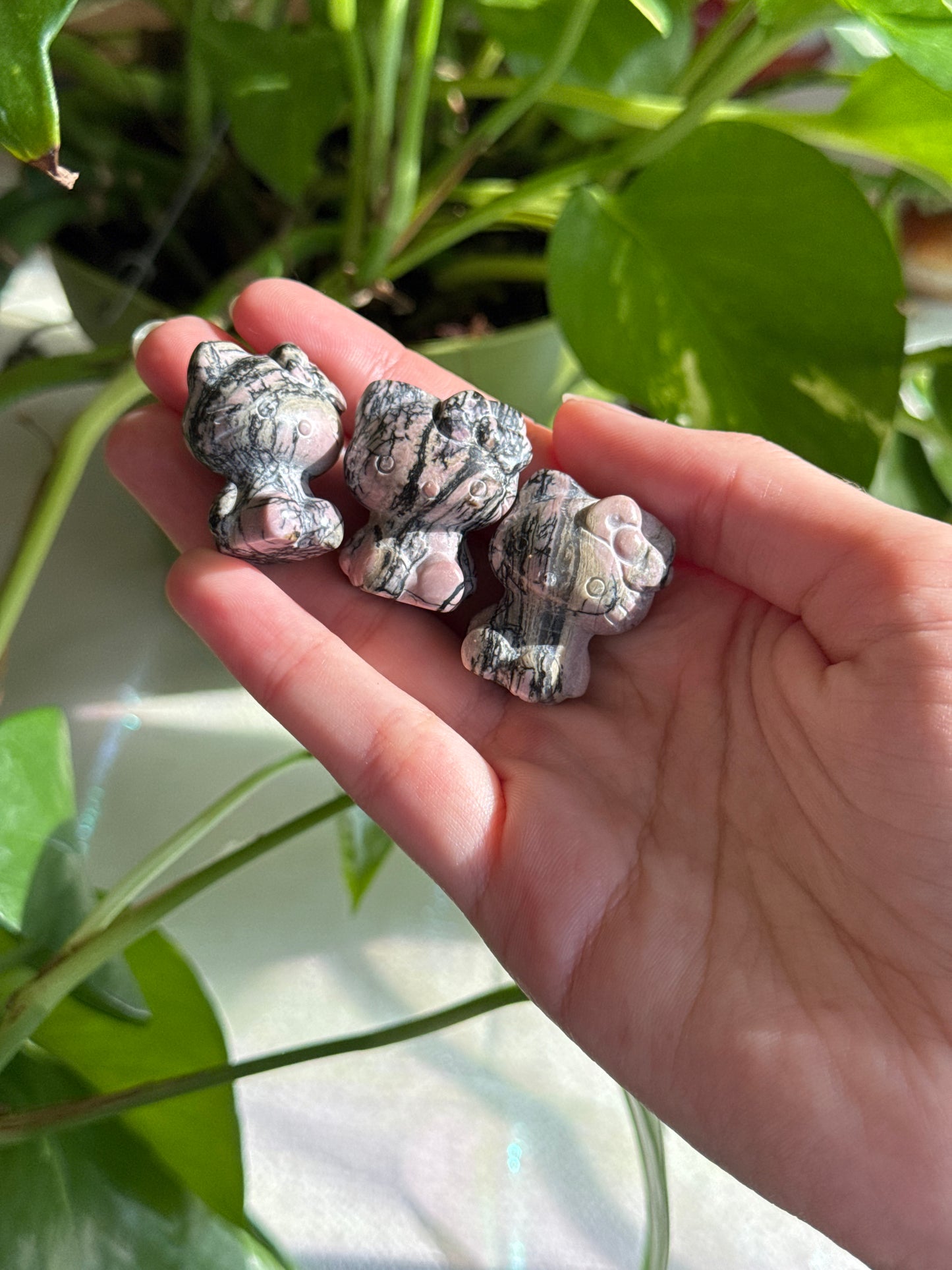 Rhodonite Hello kitty Mini Carving