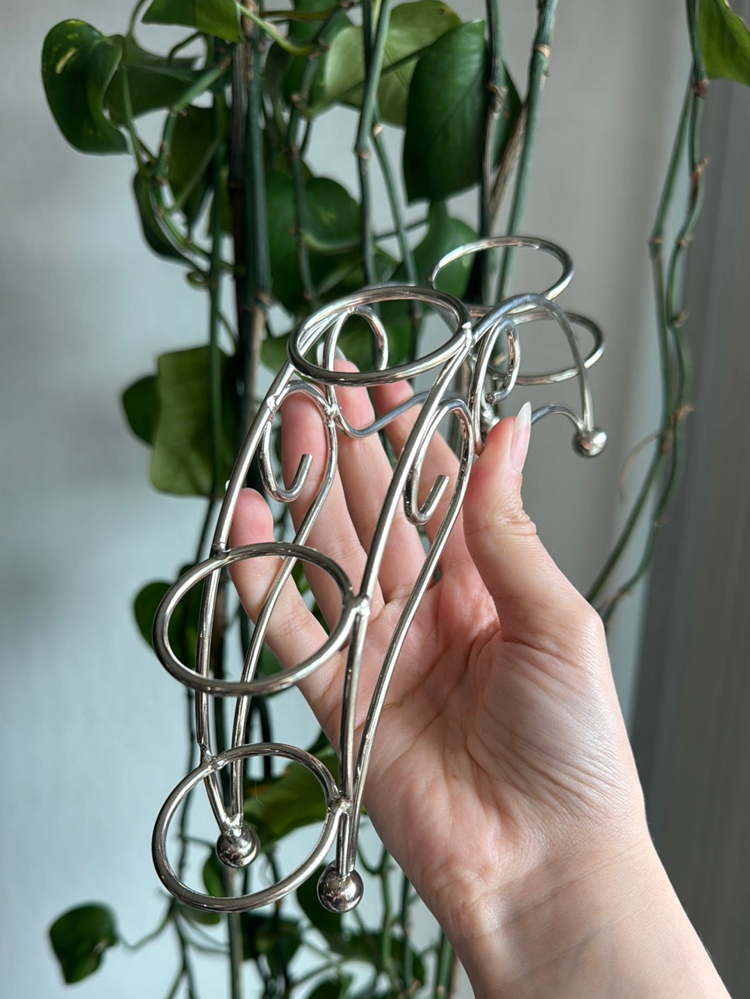 Silver Arch Sphere Stand