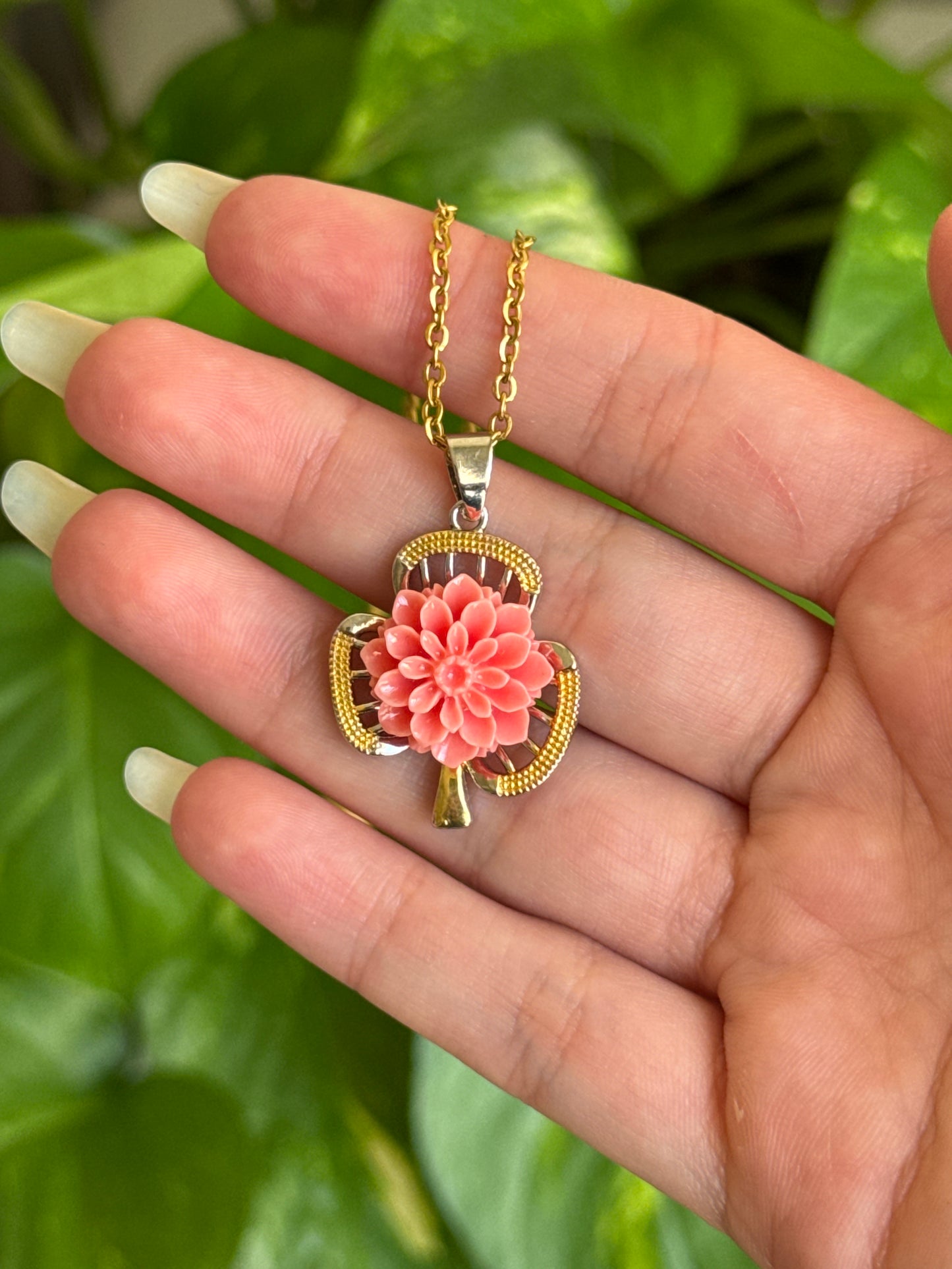 Pink Shell Flower Gold Necklace