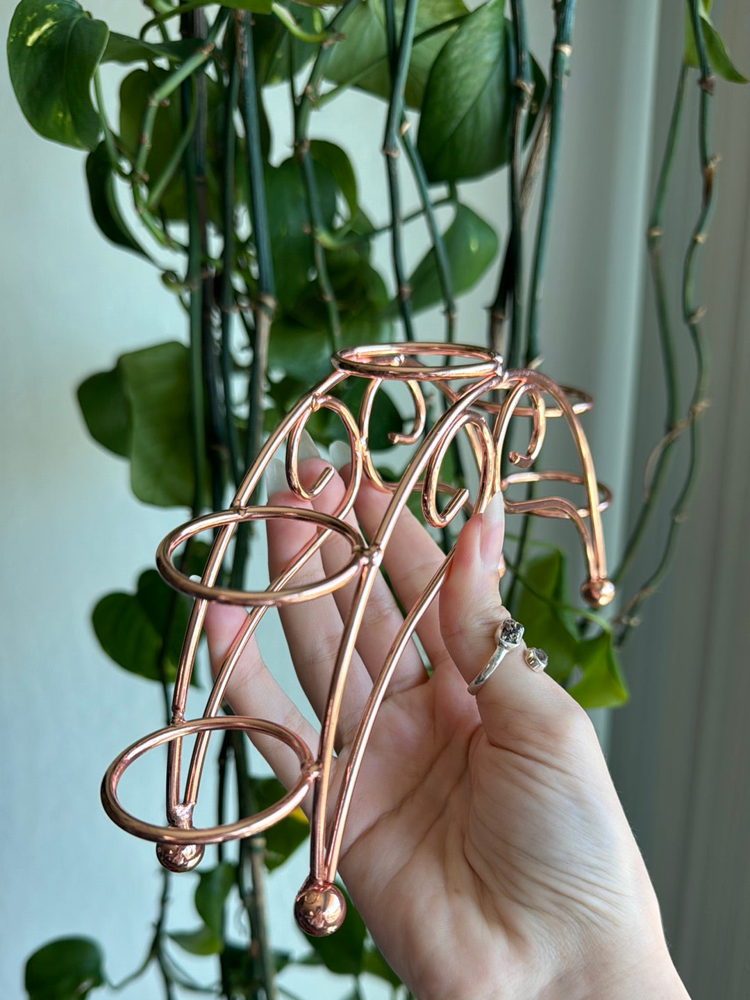 Rose Gold Arch Sphere Stand