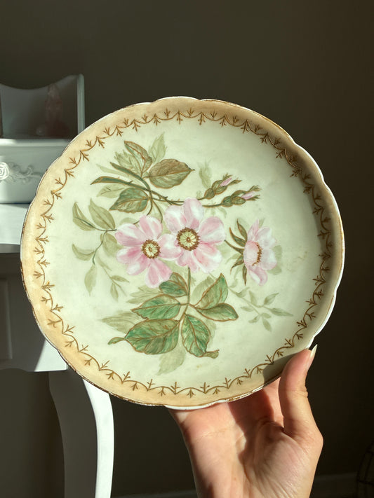 Large Pink Flower with Gold Rim Design