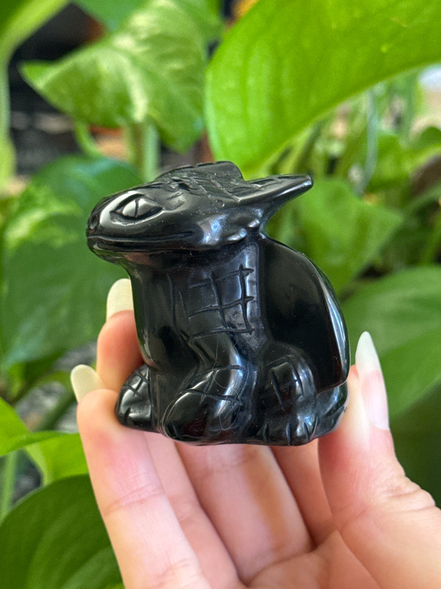 Obsidian Toothless Carving