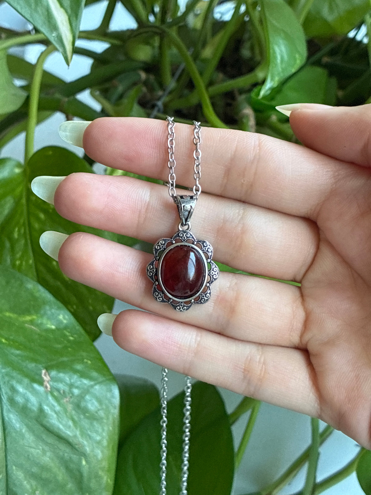Red Amber Vintage Style Flower Necklace