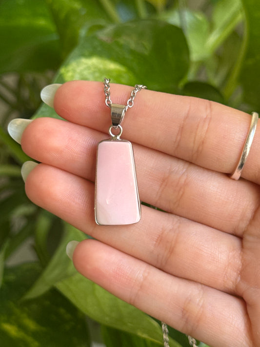 Baby Pink Queen Conch Shell Necklace B