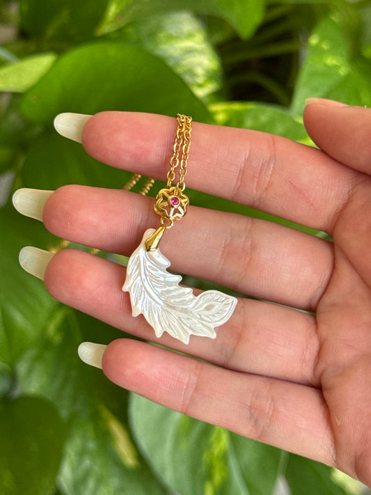 White Shell Feather Gold Necklace