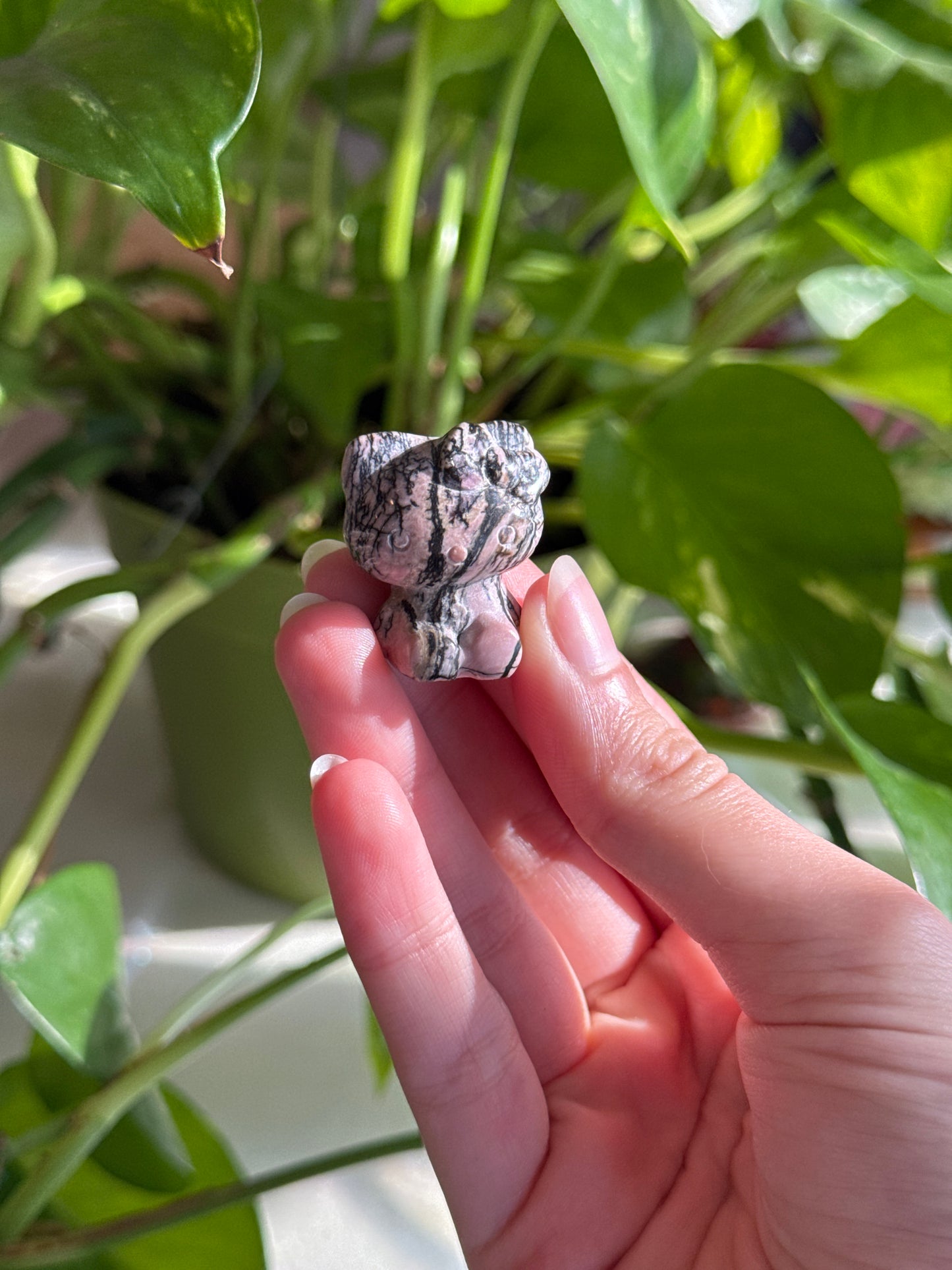 Rhodonite Hello kitty Mini Carving