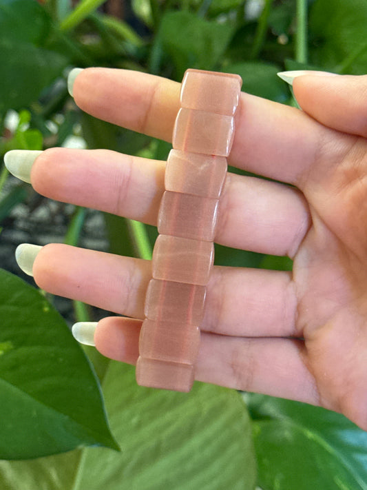 Flashy Peach Moonstone Stretchy Bangle *see vid for flash*