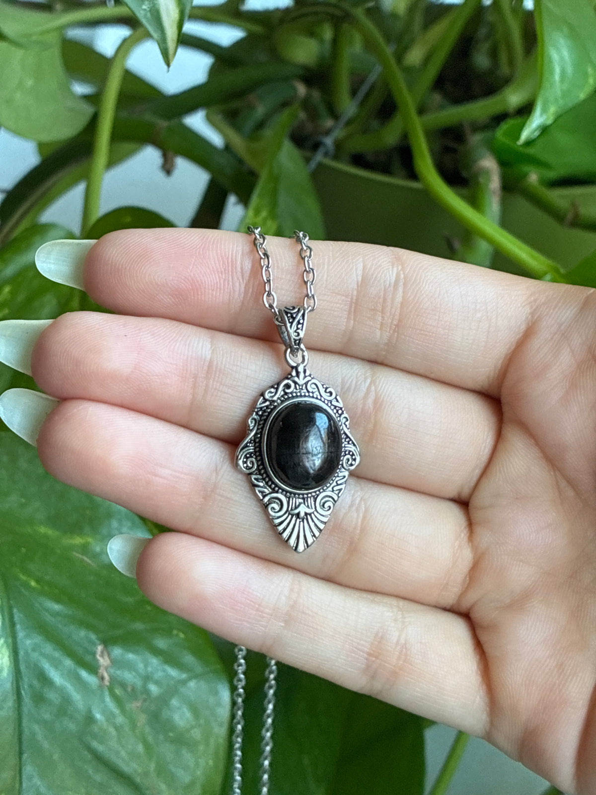 Hypersthene Flashy Vintage Style Necklace