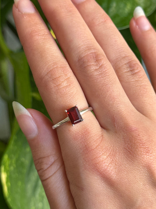 Garnet 925 Sterling Silver Ring Size 6