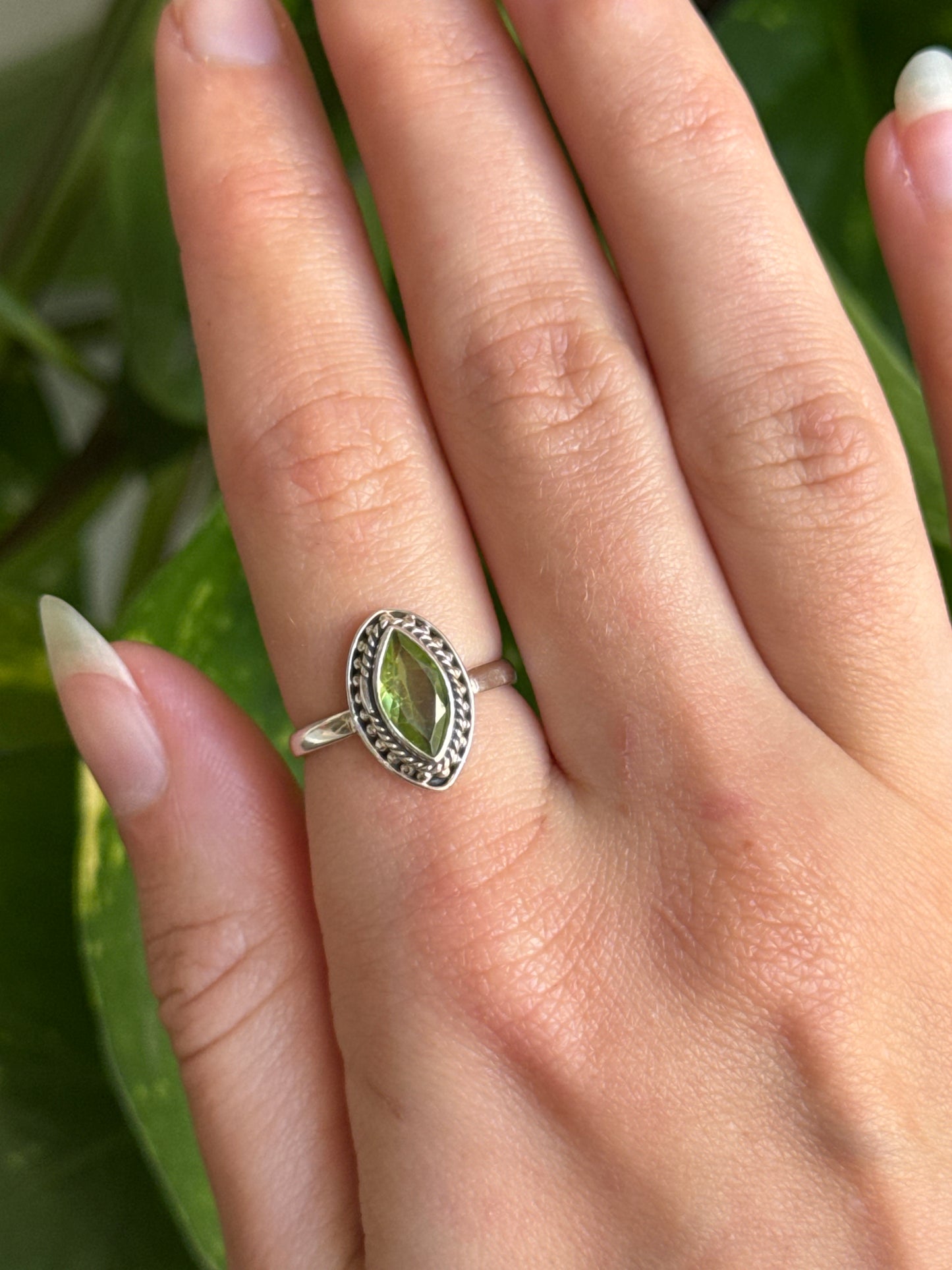 Peridot 925 Sterling Silver Ring Size 6