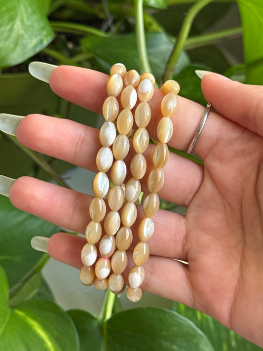 Peachy Shell Bracelet