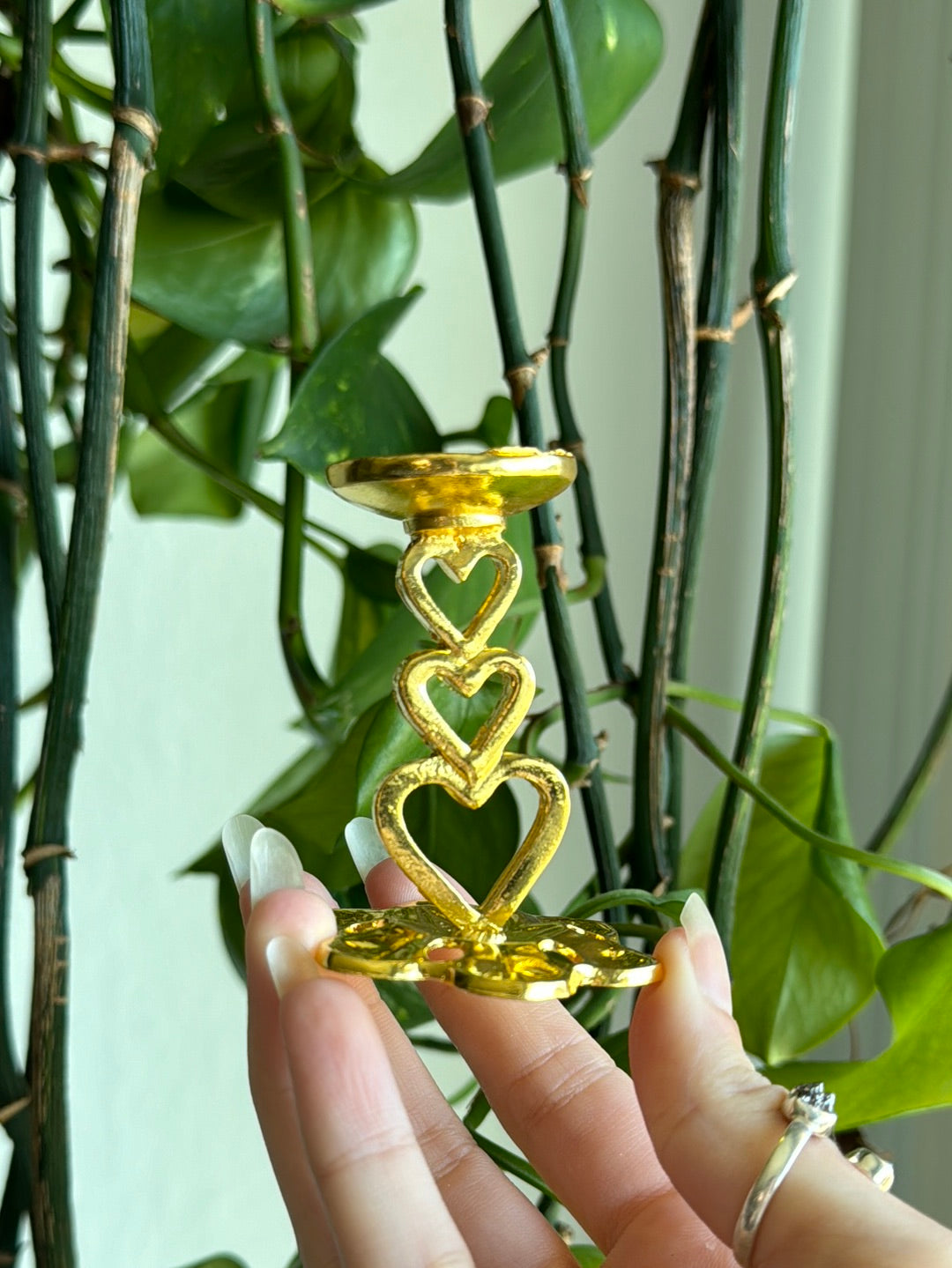 Gold Heart Sphere Stand