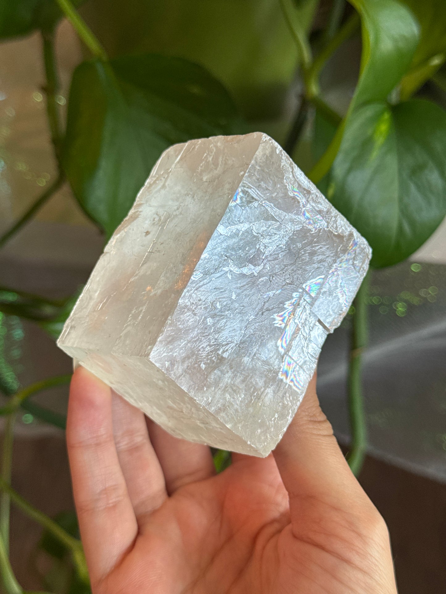 Optical Calcite Freeform with Rainbows