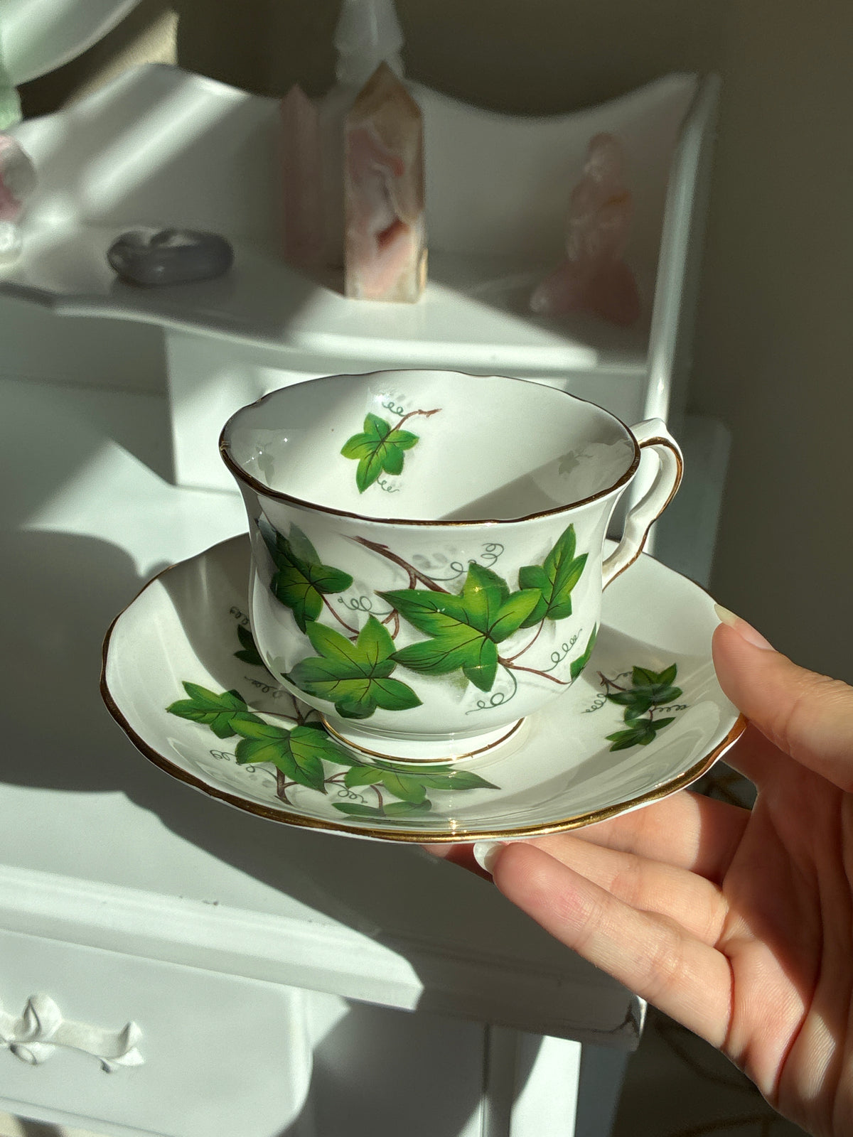 Vines of Ivy Tea Cup